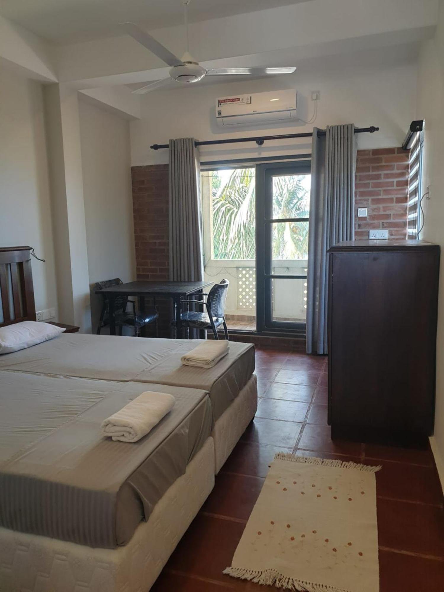 Janishi Residencies Hotell Negombo Eksteriør bilde