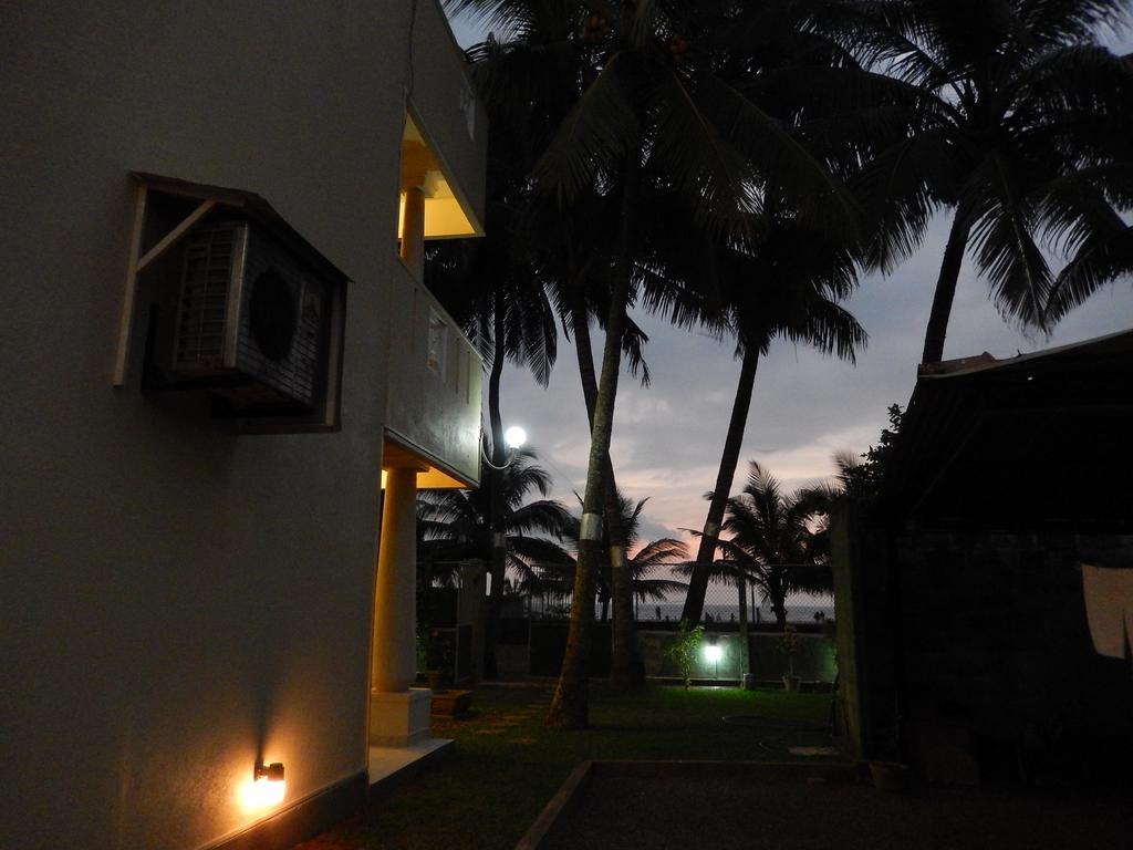 Janishi Residencies Hotell Negombo Eksteriør bilde
