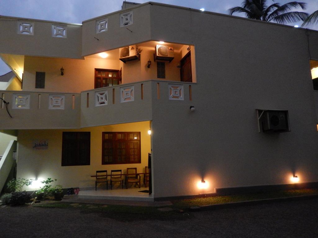 Janishi Residencies Hotell Negombo Eksteriør bilde