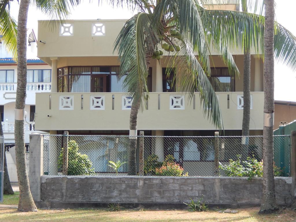 Janishi Residencies Hotell Negombo Eksteriør bilde