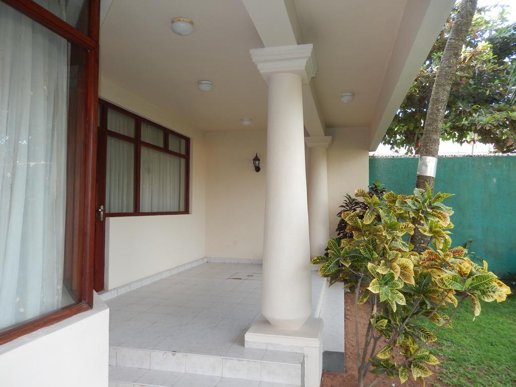 Janishi Residencies Hotell Negombo Eksteriør bilde