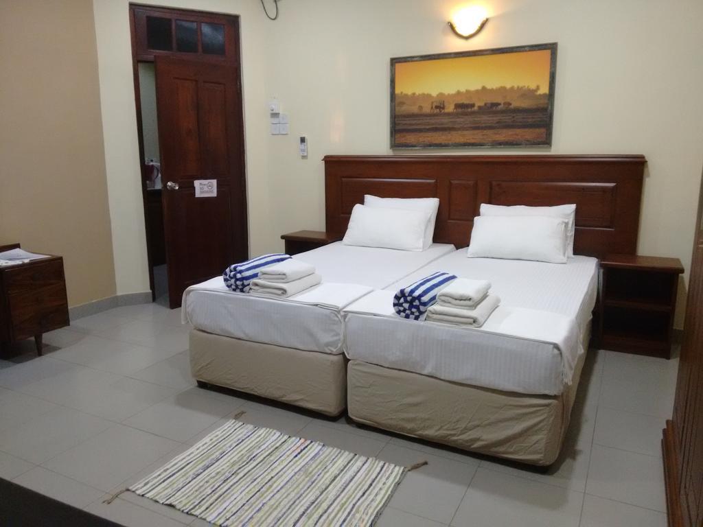 Janishi Residencies Hotell Negombo Eksteriør bilde