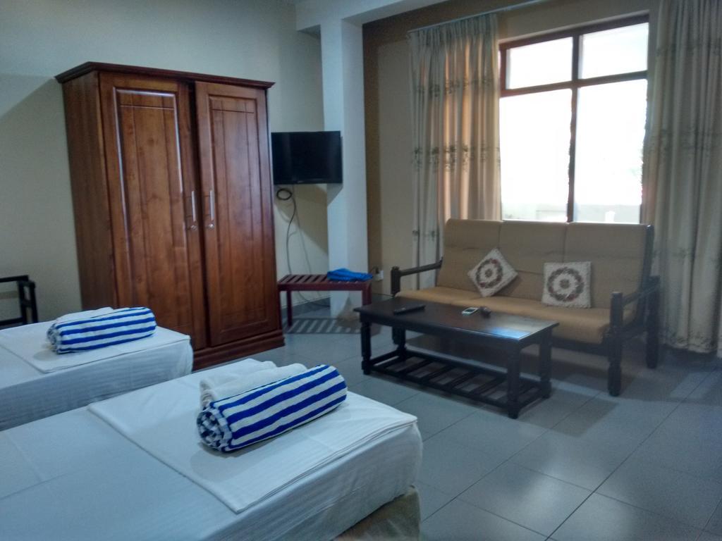 Janishi Residencies Hotell Negombo Eksteriør bilde